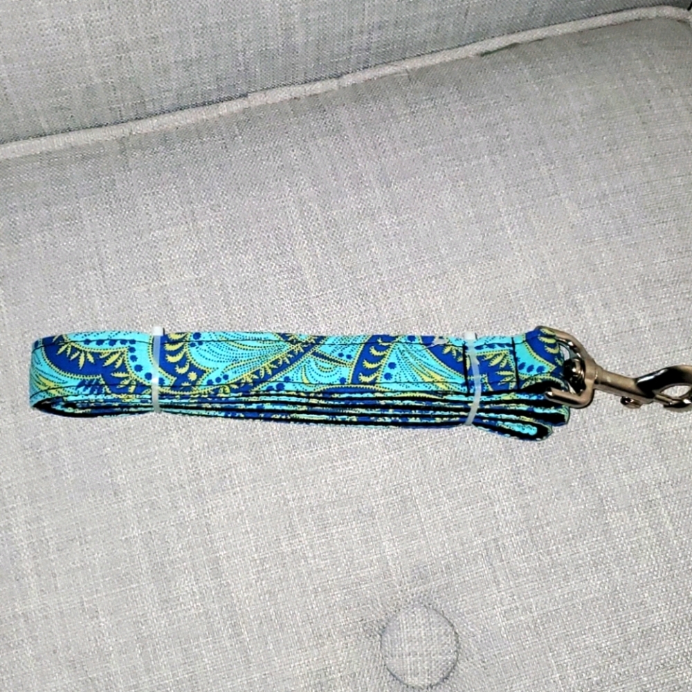 Dog leash - paisley.